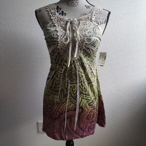 🆕 Mandee green pink & white lace trim floral Paisley boho Bohemian tank top_M
